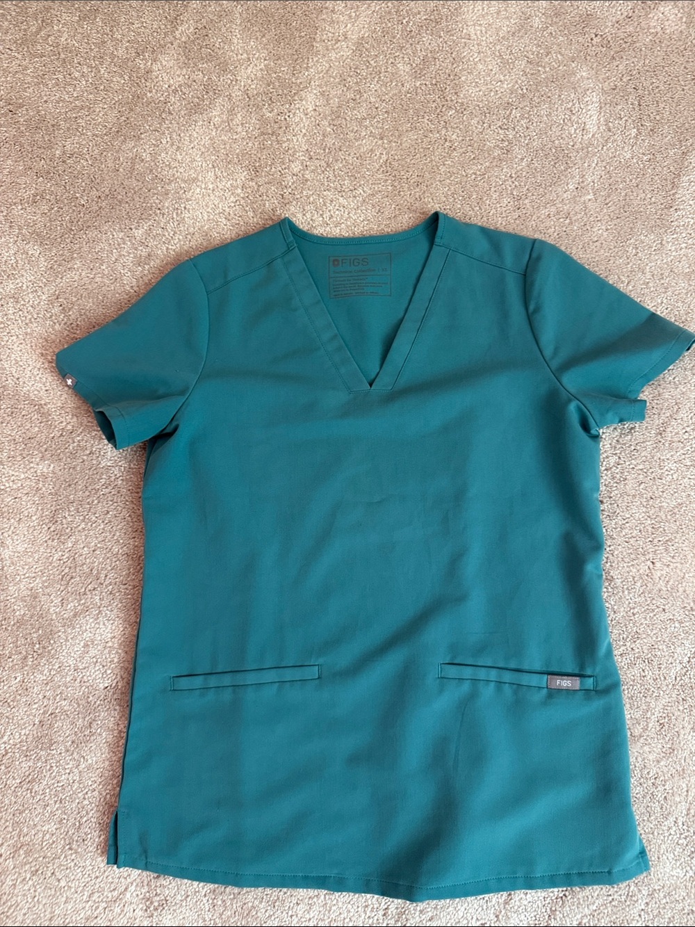 FIGS Scrub Top XS Casma style
